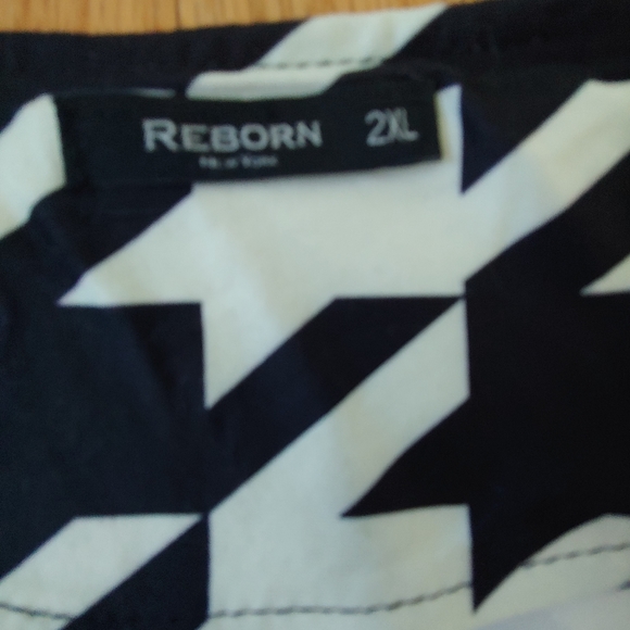 EUC Plus Size Reborn Collection Houndstooth Empire Waist Tunic - Size 2X - Picture 5 of 9